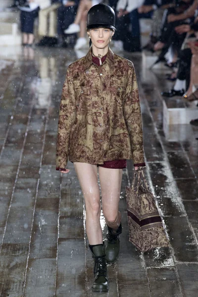 Look 4
